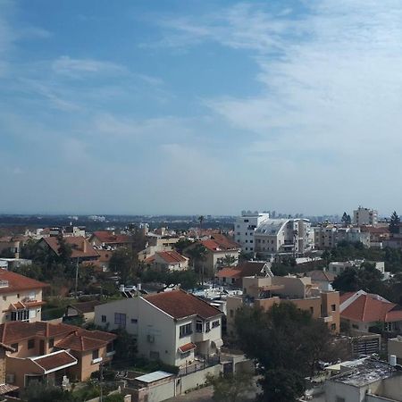 סטודיו חדש ויפה עם נוף לים Apartment Нетания Екстериор снимка