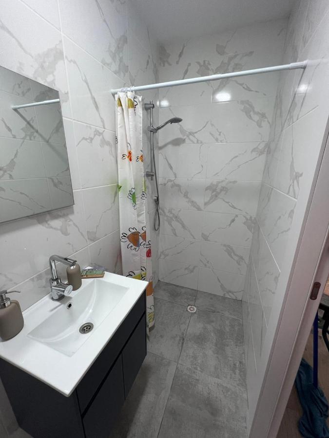 סטודיו חדש ויפה עם נוף לים Apartment Нетания Екстериор снимка